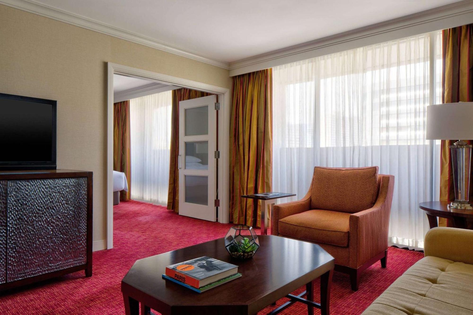 Wyndham Buckhead & Conference Center Hotel 3*